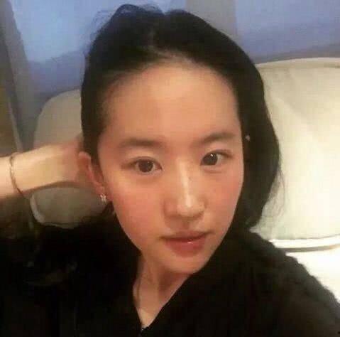 娱乐吃瓜倪倪明星素颜