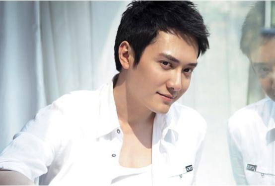 娱乐圈吃瓜元素表成毅,成毅在娱乐圈的瓜田漫步